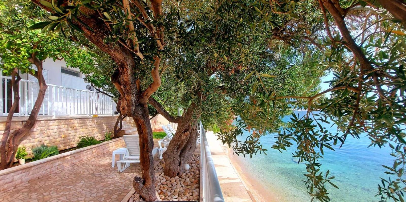פודאצה Apartments Santic מראה חיצוני תמונה