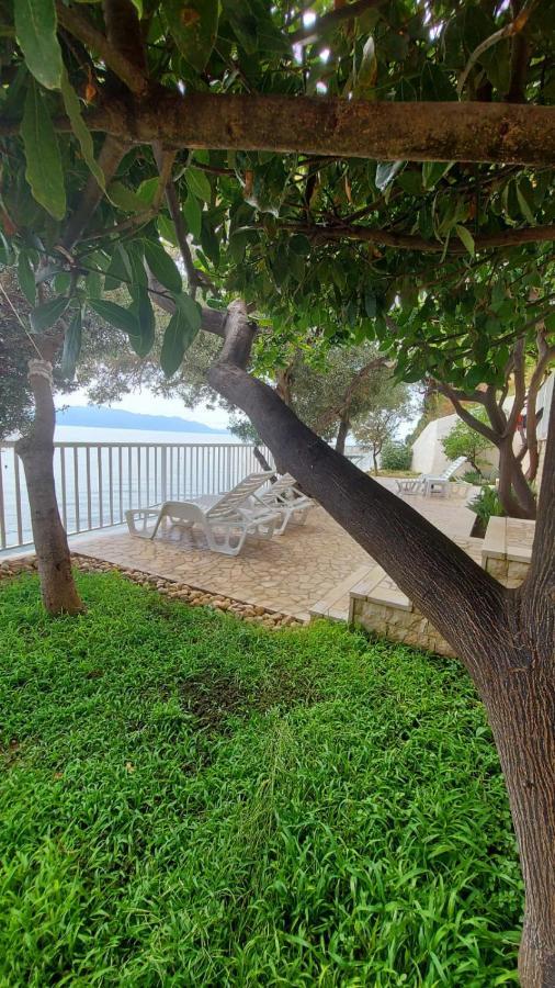 פודאצה Apartments Santic מראה חיצוני תמונה