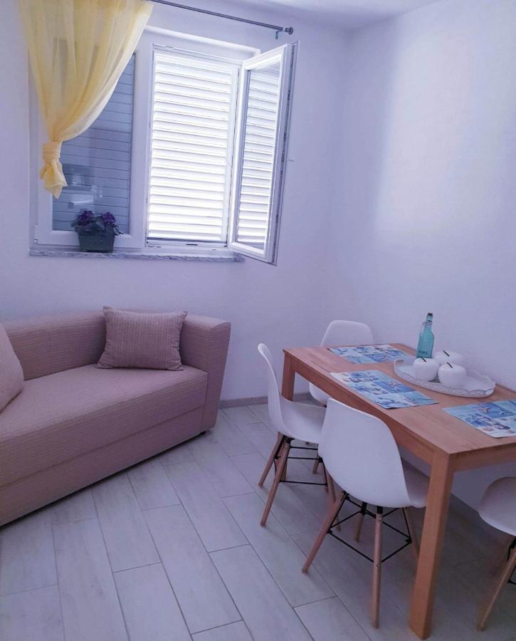 פודאצה Apartments Santic מראה חיצוני תמונה