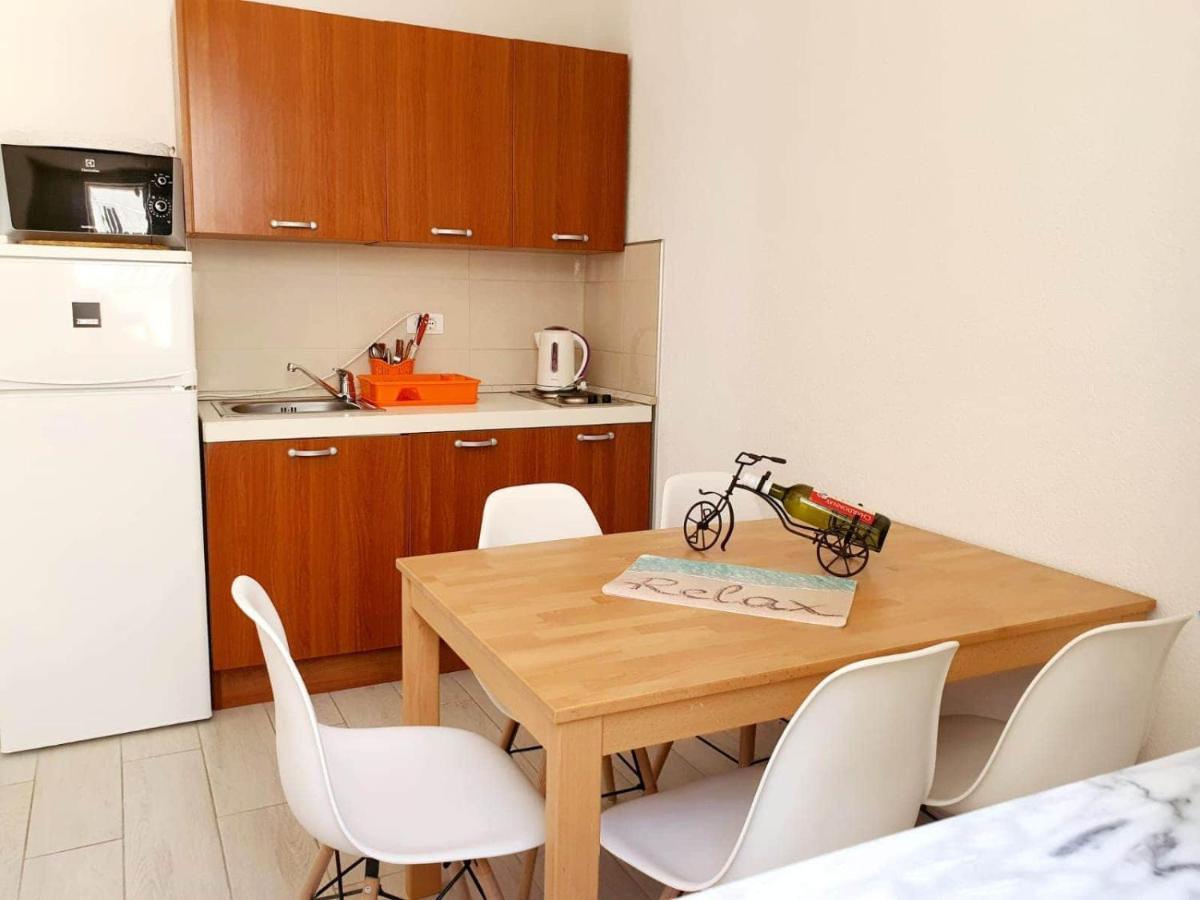 פודאצה Apartments Santic מראה חיצוני תמונה