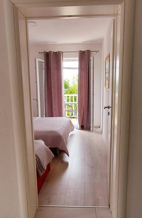 פודאצה Apartments Santic מראה חיצוני תמונה